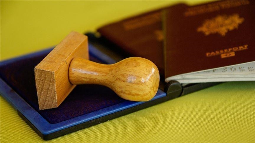 Crise Algérie-France: Paris impose le visa aux algériens détenteurs de passeports diplomatiques